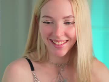 girl
        my_stella cam image #2900970