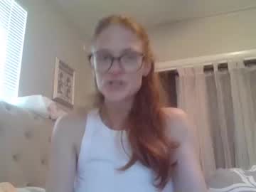 couple Sex Webcams With Notorious Girls with lil_red_strawberry
