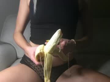 girl
        athenagoddess01 cam image #546281