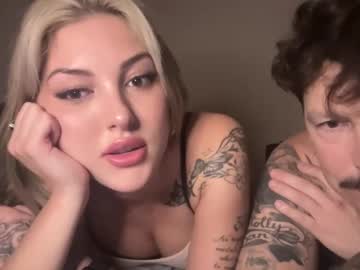 couple Sex Webcams With Notorious Girls with athenasnowxo