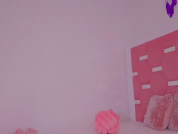 girl
        nicolle_mitchelle cam image #4996422