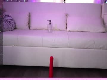 girl
        rosiebones cam image #4343274
