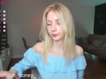 girl
        oh_honey_ cam image #2030471