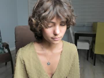 girl
        lenaelisabeth cam image #2683669