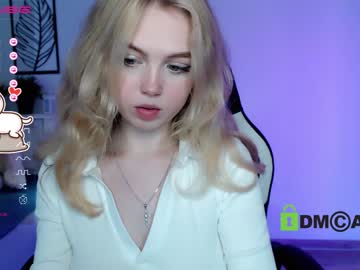 girl
        small_blondee cam image #770408