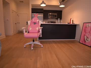 girl
        bailey_eilish cam image #1942443