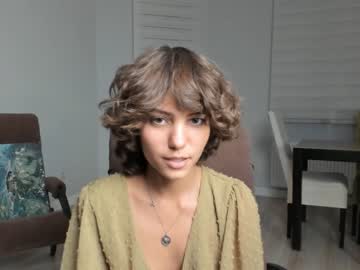 girl
        lenaelisabeth cam image #2690542