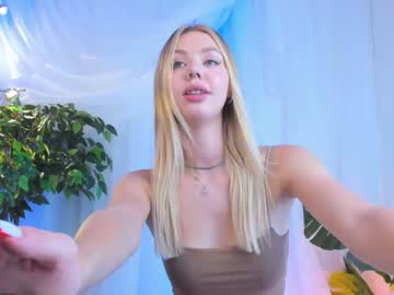girl
        cassie_palmer cam image #4715371