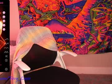 girl
        fiery_redhead cam image #2370299