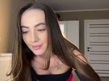 girl
        emily_shak cam image #898096