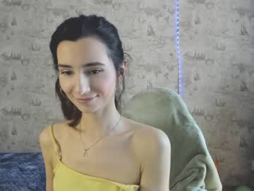 girl
        crystalnut cam image #3211857