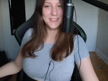 girl
        alexa_dream cam image #1987944