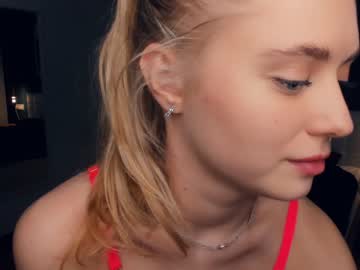 girl
        blue_energy_ cam image #3919518