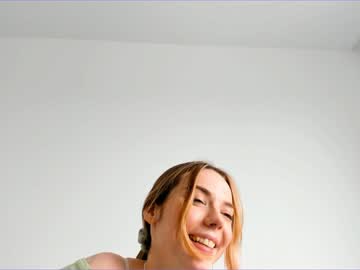 girl
        thisisamelia cam image #4039994