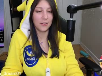 girl
        alexa_dream cam image #2506755