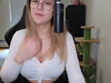 girl
        alexa_dream cam image #4170521