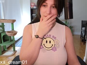 girl
        alexa_dream cam image #3545735