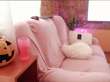 girl
        clementine__ cam image #2673649