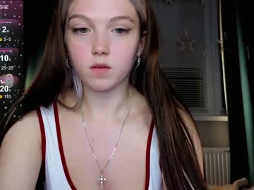 girl
        small_blondee cam image #2807452