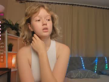 girl
        juliesalazar cam image #1999306