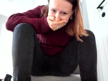 girl
        eatmypie69 cam image #354257