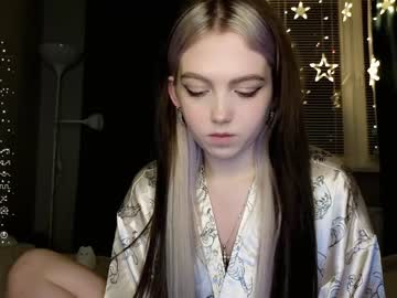girl
        small_blondee cam image #2843255