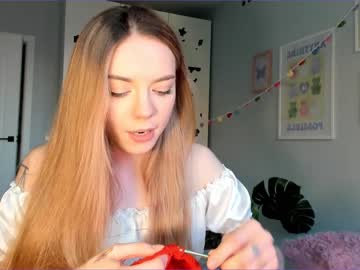girl
        thisisamelia cam image #1375633