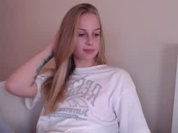 girl
        magic_couple13 cam image #2488399