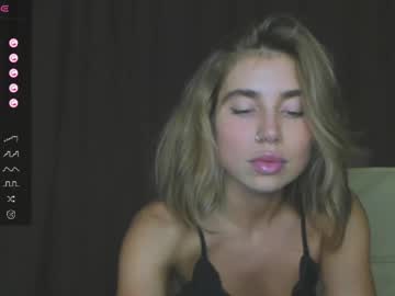 girl Sex Webcams With Notorious Girls with moanamo