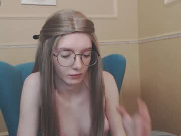 girl
        cristal_moli cam image #988365