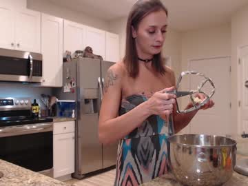 girl
        holihurricane cam image #1910815