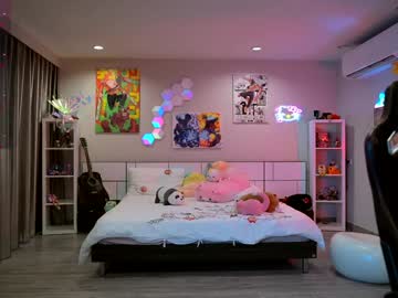 girl
        madnessalise cam image #4499370