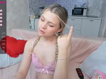 girl
        elly_ary cam image #1420245