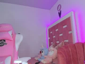 girl
        nicolle_mitchelle cam image #101113