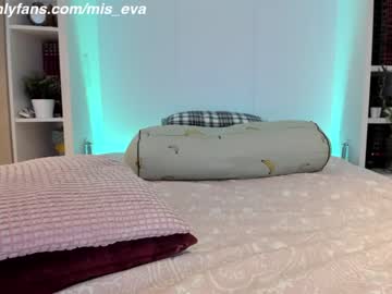 girl
        mis_eva cam image #247032