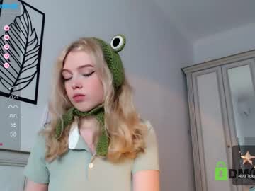 girl
        small_blondee cam image #582822