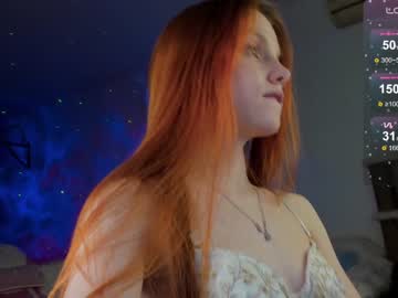 girl
        katy_ethereal cam image #4242419