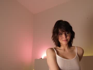 girl
        reei__ cam image #2256157