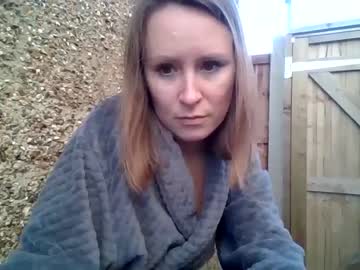 girl
        eatmypie69 cam image #2912825