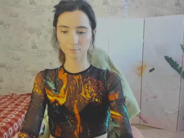 girl
        crystalnut cam image #3334075