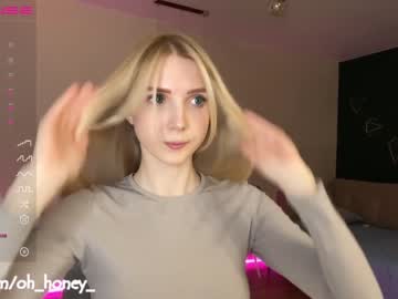 girl
        oh_honey_ cam image #1570929
