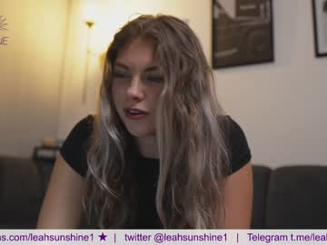 couple
        leahsunshine cam image #1012520