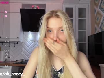 girl
        oh_honey_ cam image #1521036