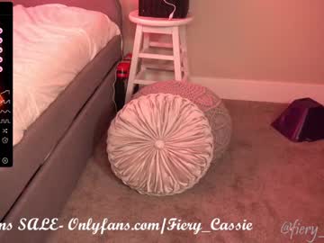 girl
        fiery_redhead cam image #2492759