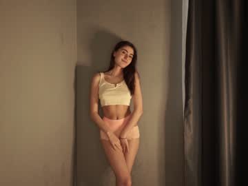 girl
        tessarosse_ cam image #1387771