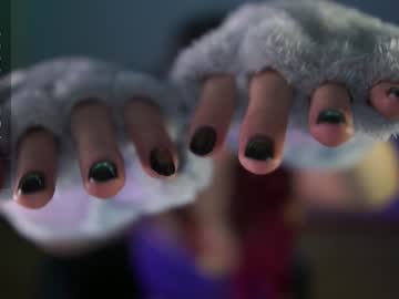 girl
        greeny_mat cam image #6089609