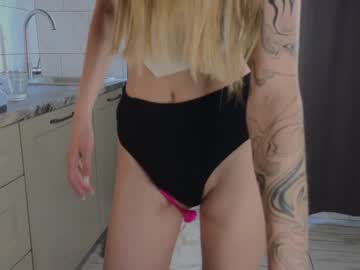 girl Sex Webcams With Notorious Girls with anitaholmes