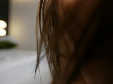 girl
        dovia cam image #4958227