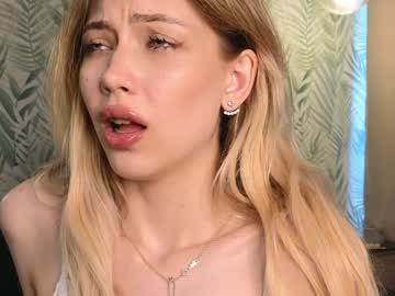 girl
        rainauge cam image #4510901