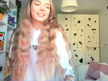 girl
        thisisamelia cam image #1562349